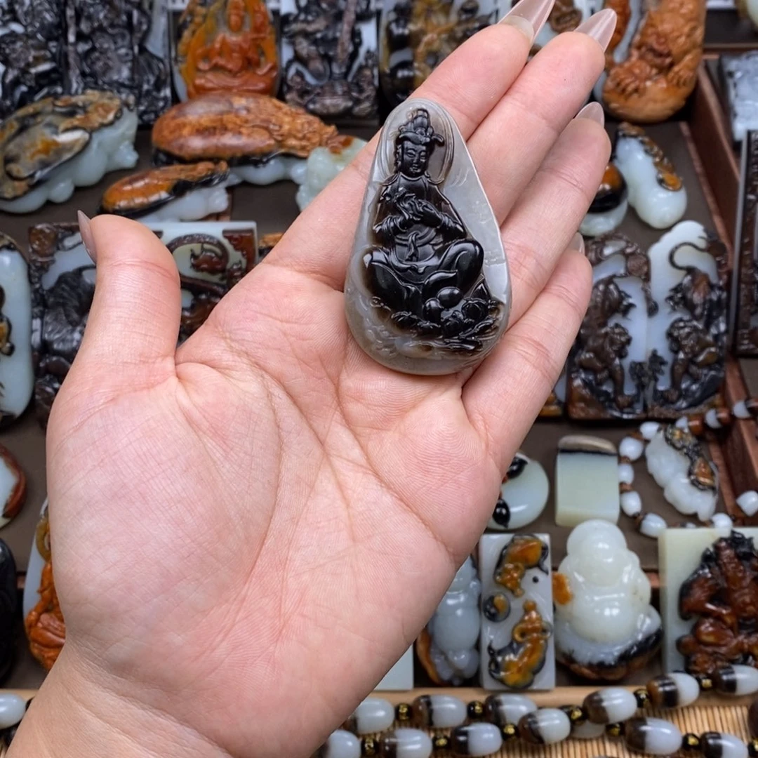 颈饰未镶嵌和田玉