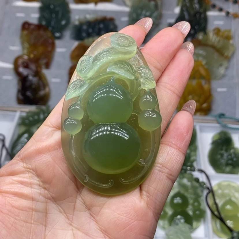 【闪购商品】蛇纹石玉颈饰未镶嵌往****飞