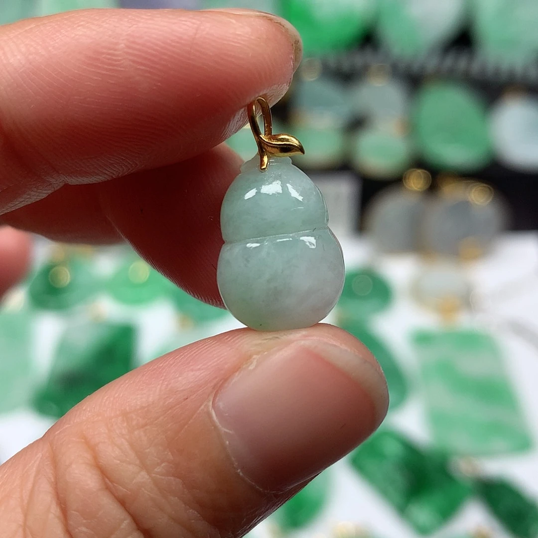 翡翠吊坠(不含链)18K金镶嵌