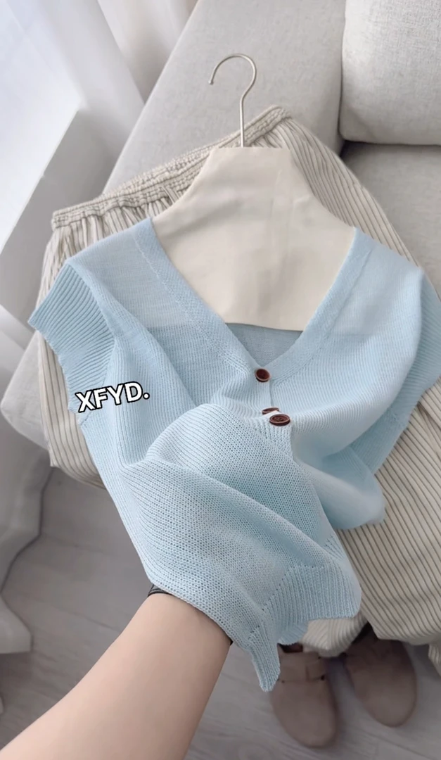 小朵家 ins穿搭#夏季柔软珍珠麻V领设计感飞飞袖