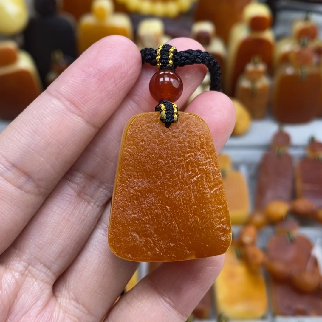 蜜蜡未镶嵌珠宝奇石