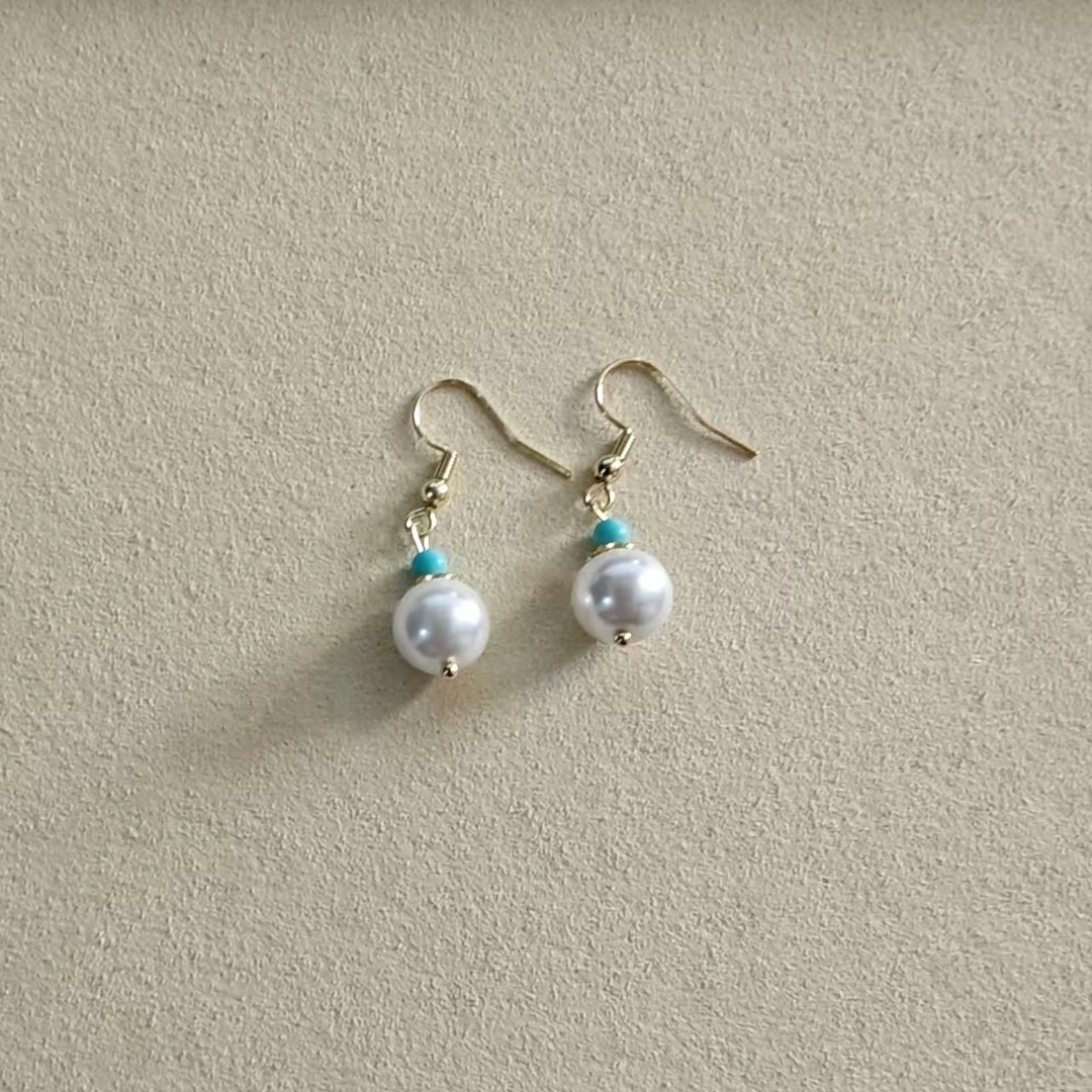 盛世典藏冷光白贝珠耳钩G01 多样性发货拍一发一