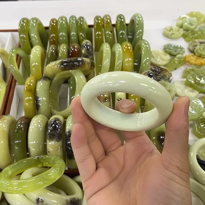 未镶嵌蛇纹石玉手镯