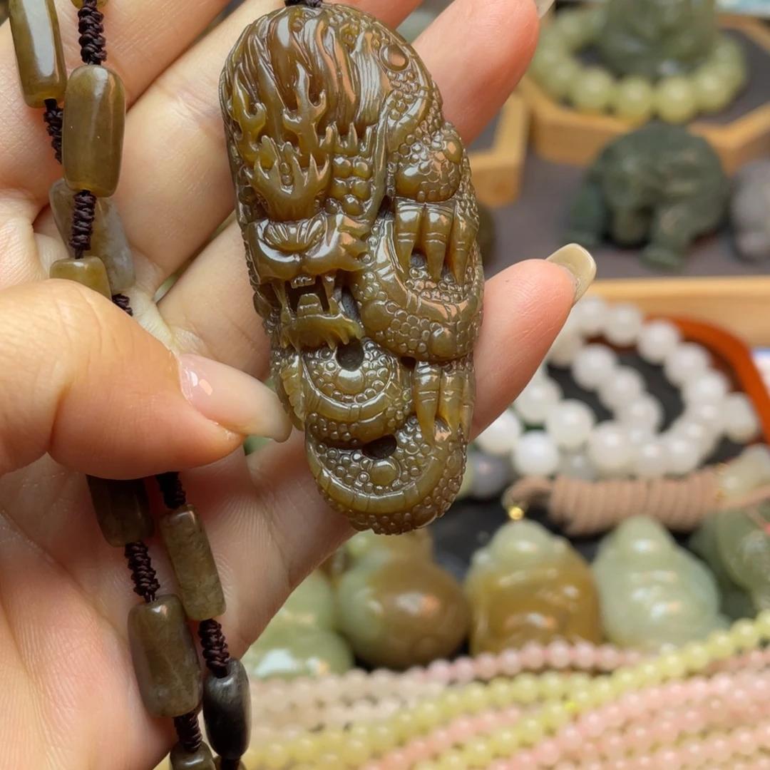 颈饰未镶嵌和田玉