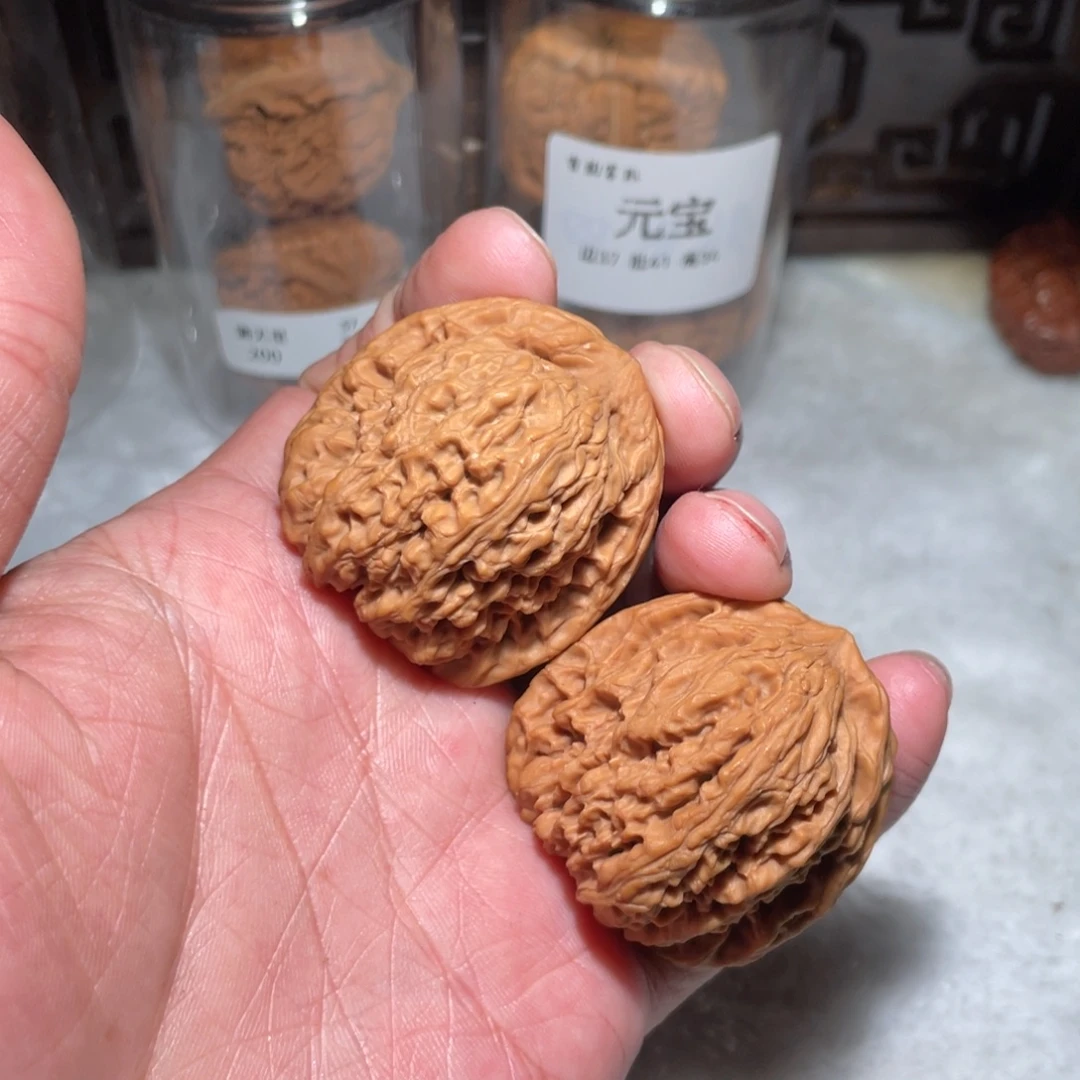 桑***约把件文玩核桃南疆石把件