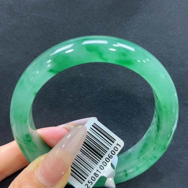 石英质玉（非洲翠）未镶嵌手镯