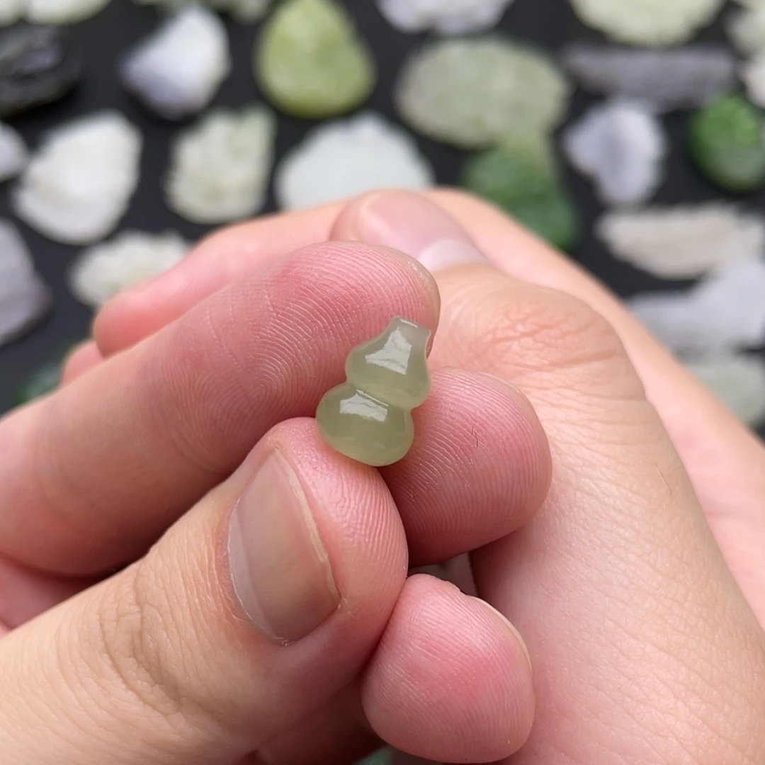 【闪购商品】颈饰未镶嵌和田玉