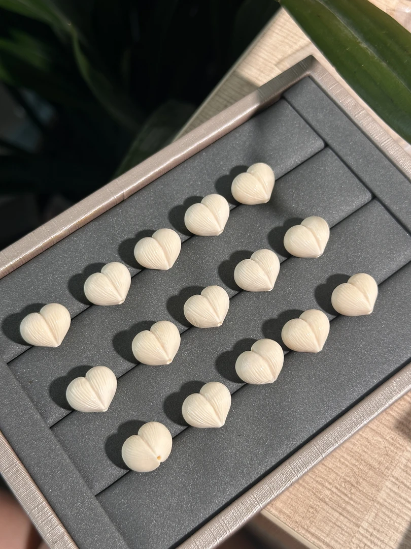 天然辰砂m77 天然猛犸屁桃爱心 多样性发其一