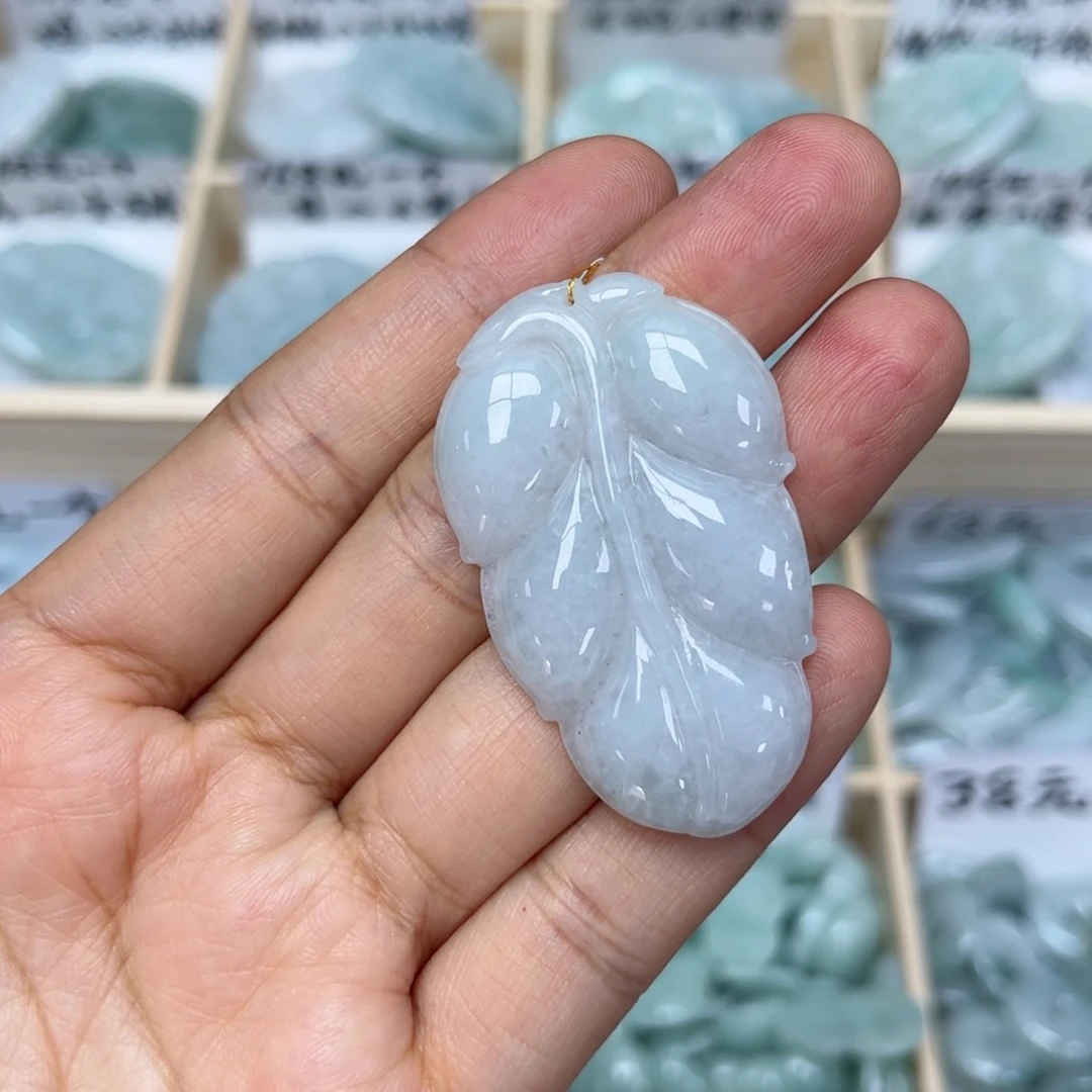 颈饰未镶嵌翡翠大叶子