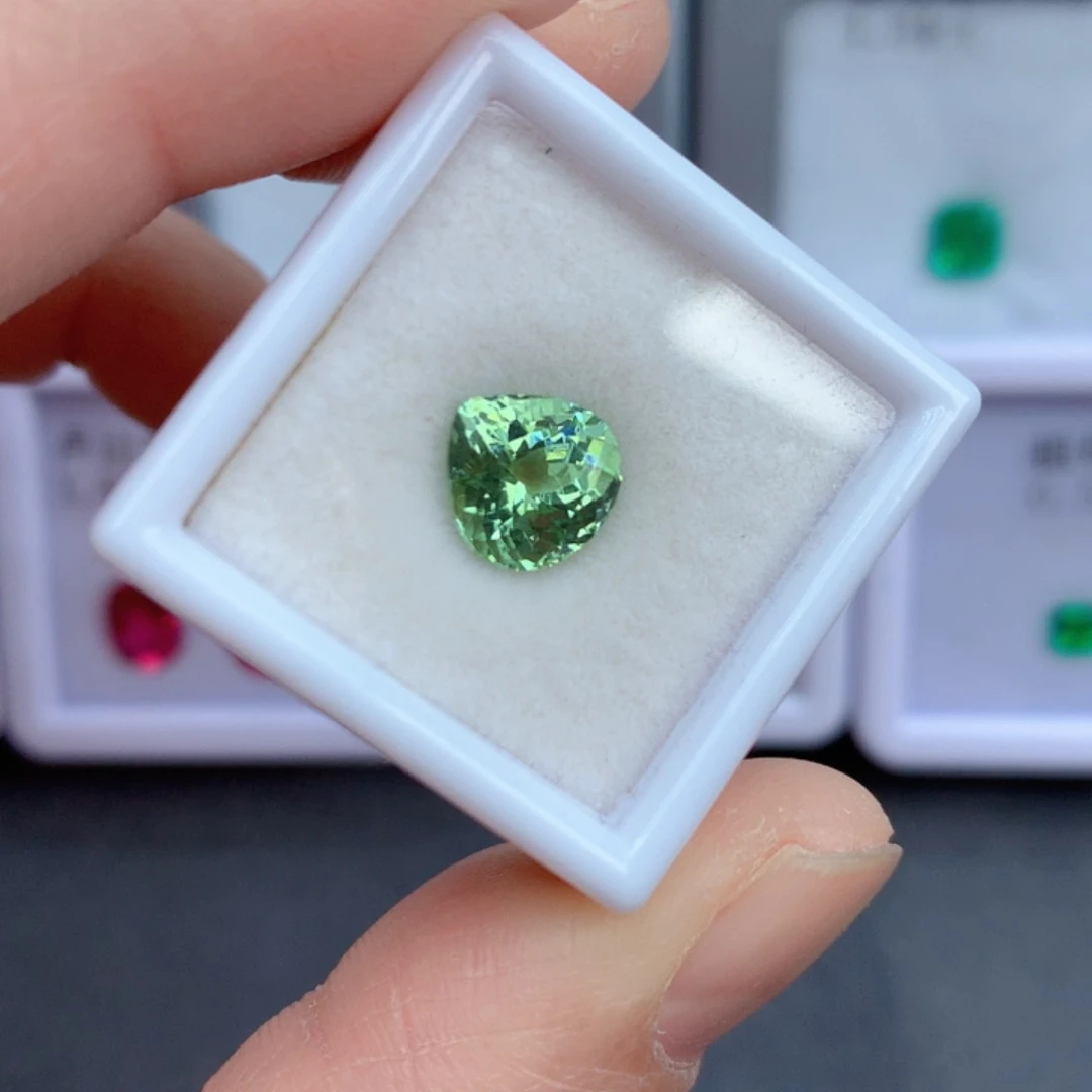 未镶嵌1.78克拉裸石绿色碧玺