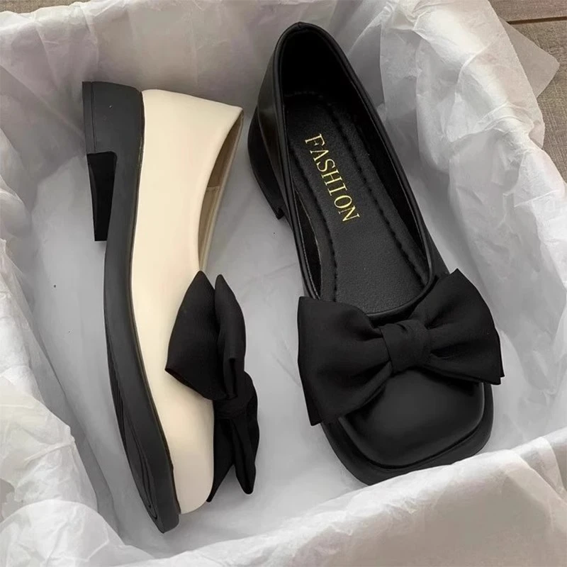 【JTG&SHOES 官方】蝴蝶结浅口套筒粗跟轻职风方头夏秋季英伦风单鞋