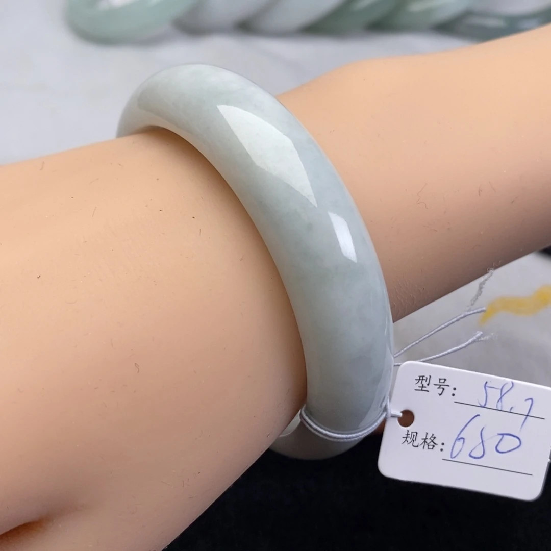 翡翠未镶嵌手镯13658058