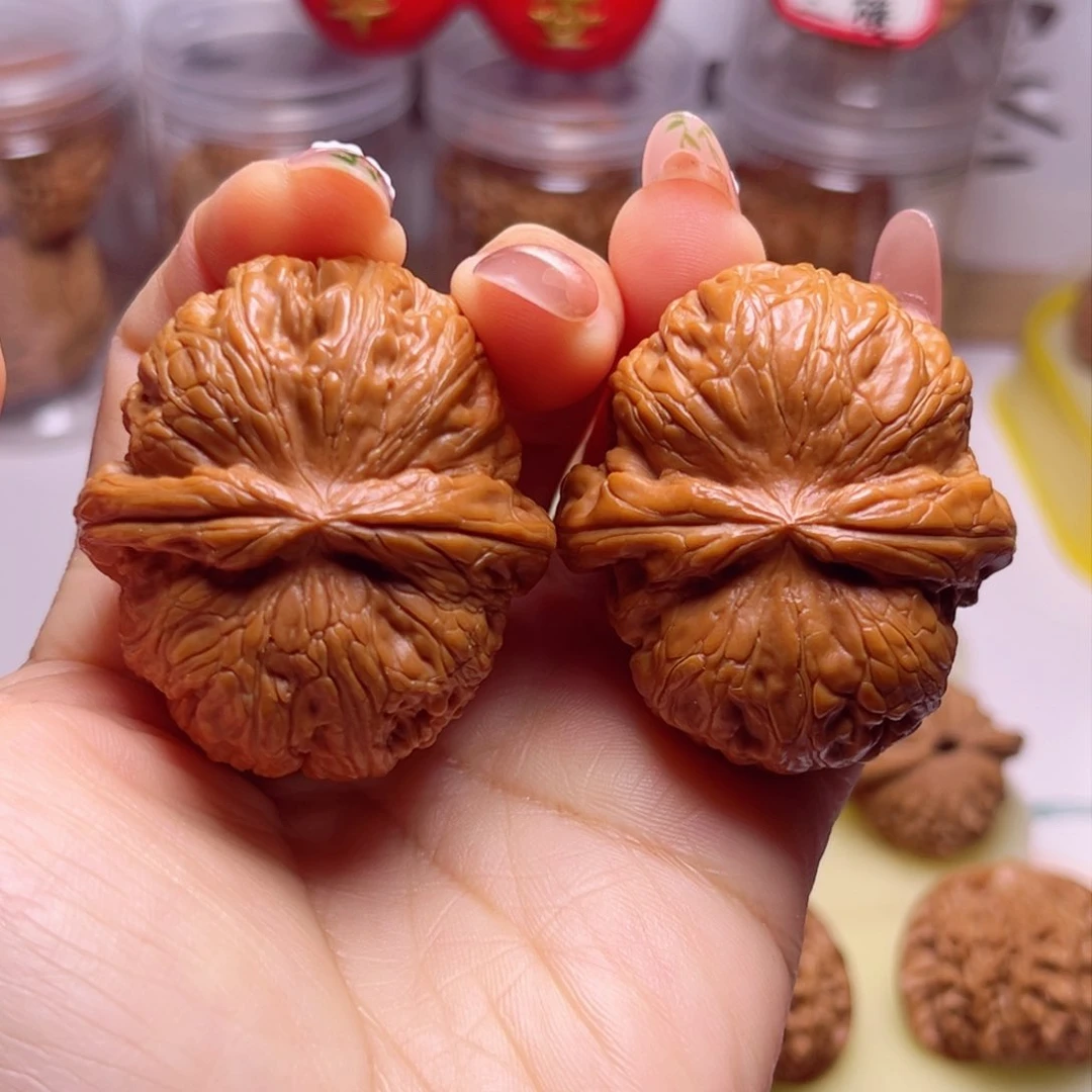 文玩核桃吊坠46尺大元宝王