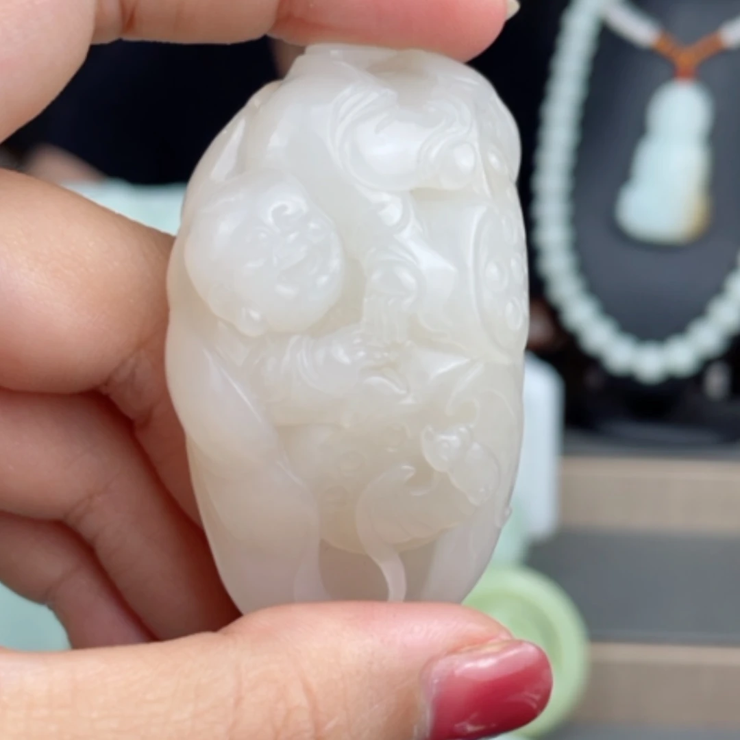 【闪购商品】颈饰未镶嵌和田玉
