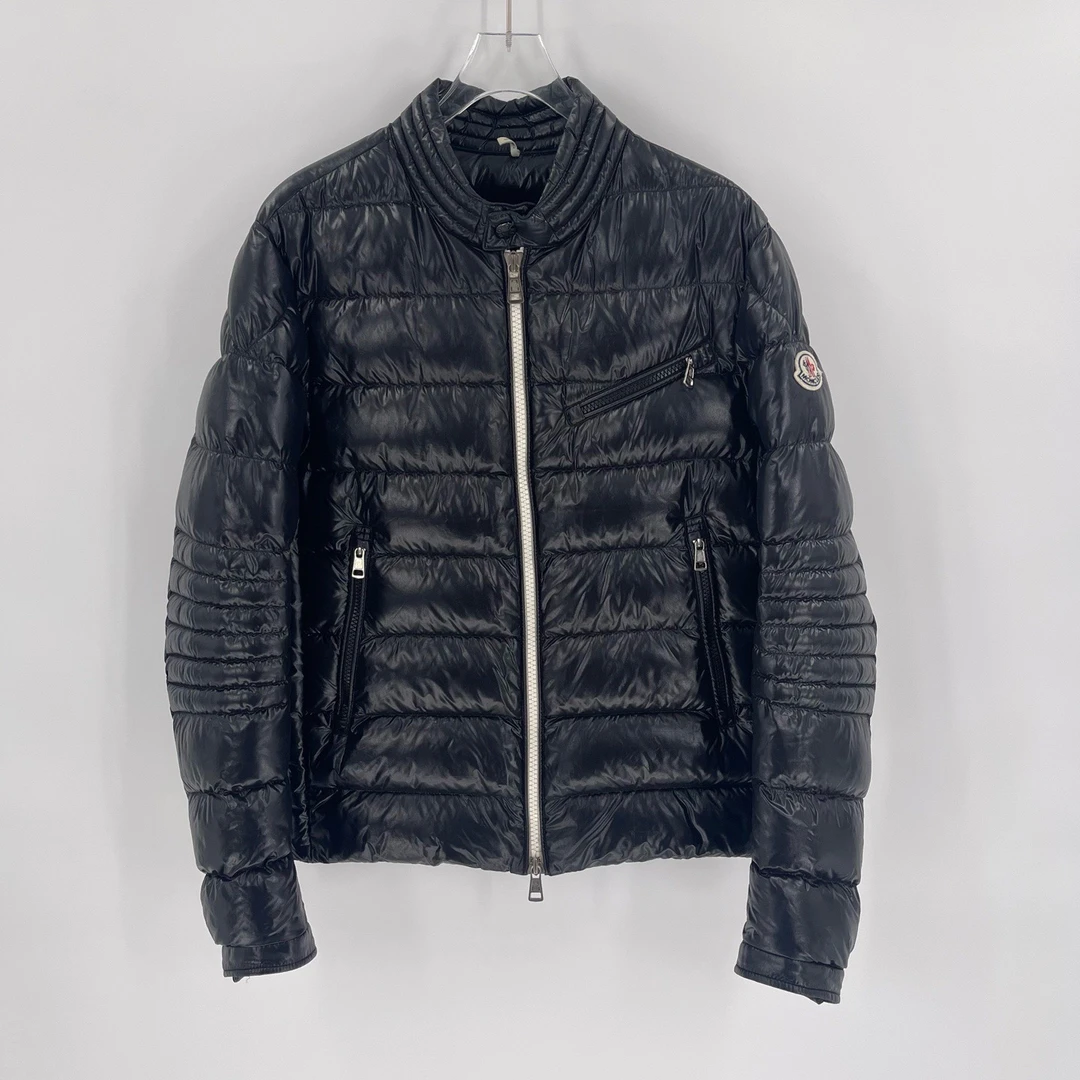 99新 MONCLER 蒙口  黑色徽标刺绣机车版型羽绒服/1码/Sw24843