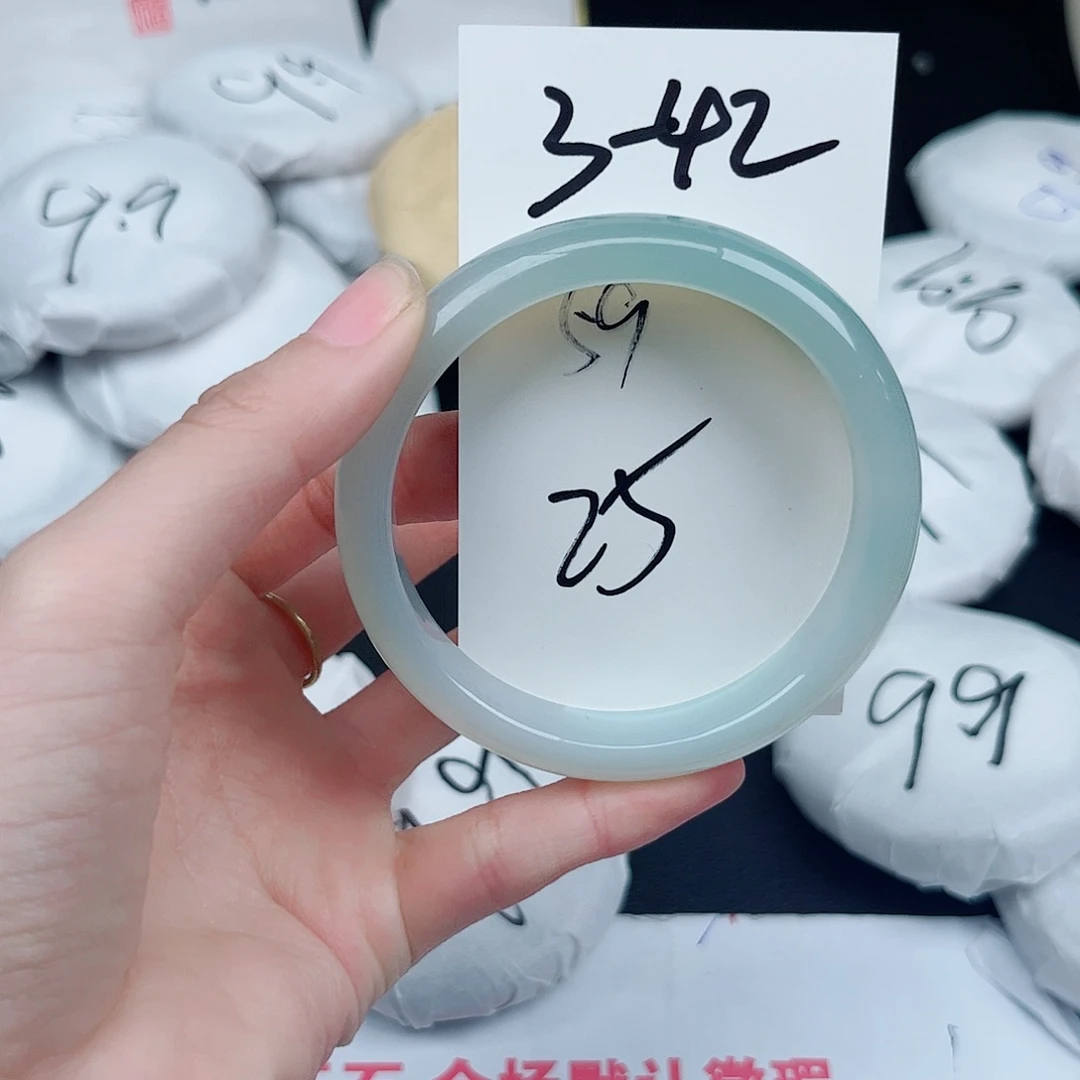 石英质玉未镶嵌手镯3.42