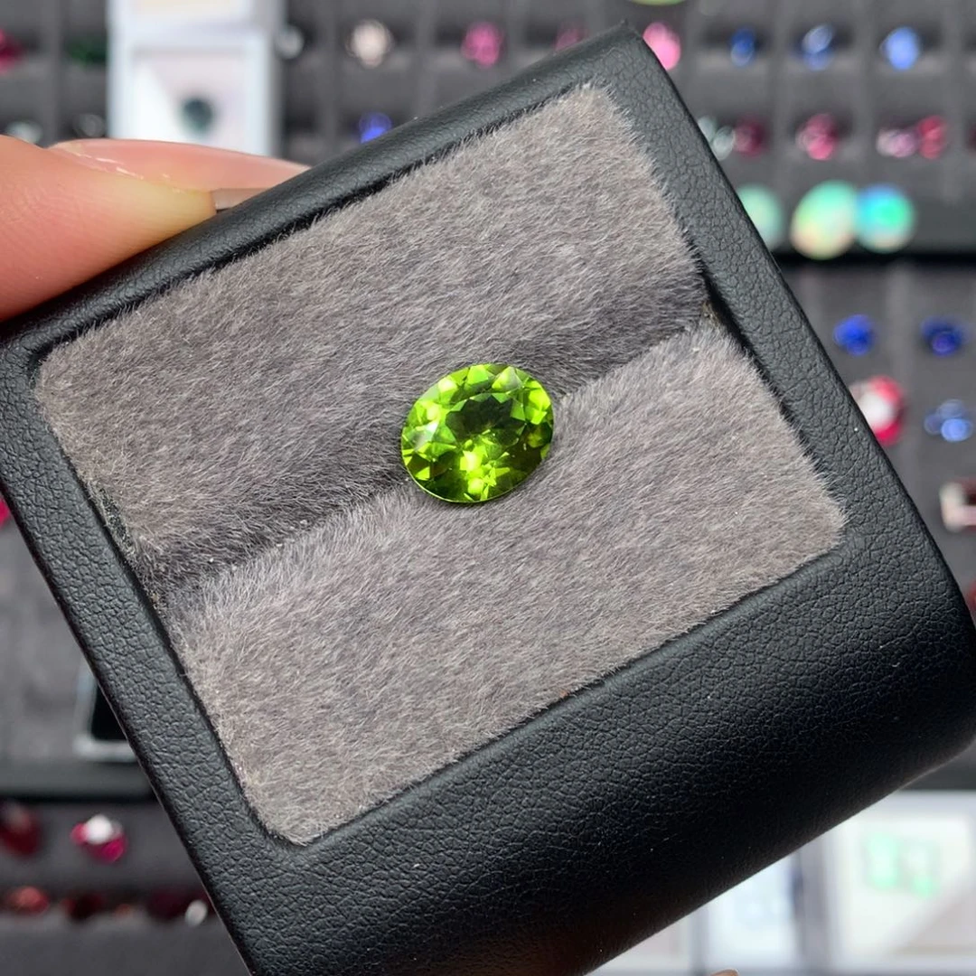 橄榄石裸石未镶嵌3.85克拉