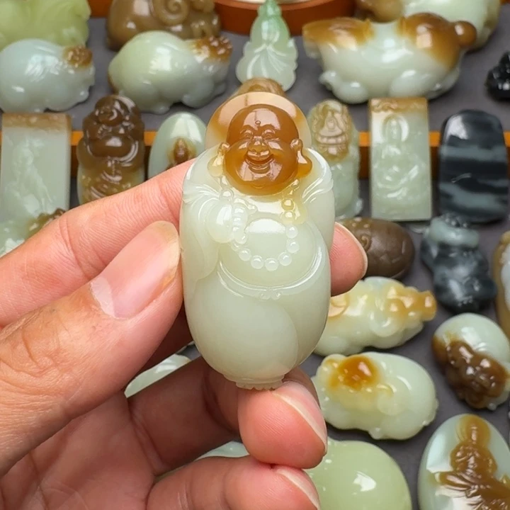 和田玉（糖玉）颈饰未镶嵌铃*兰