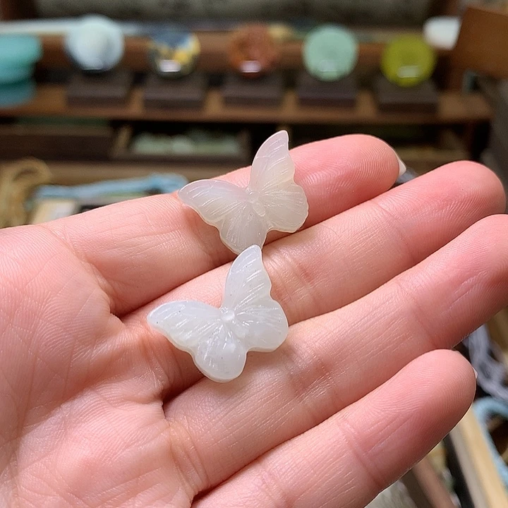 未镶嵌蛇纹石玉颈饰