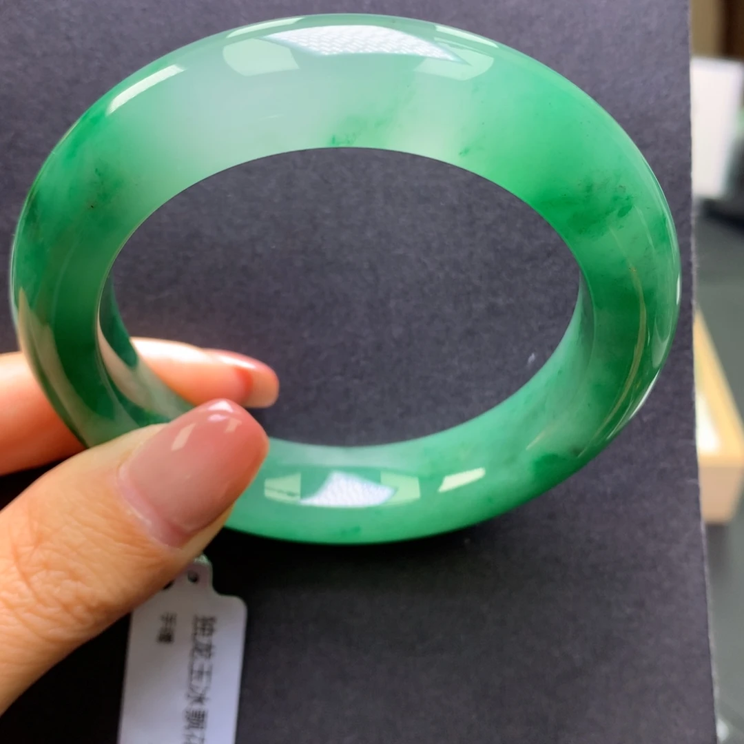 石英质玉（非洲翠）未镶嵌手镯