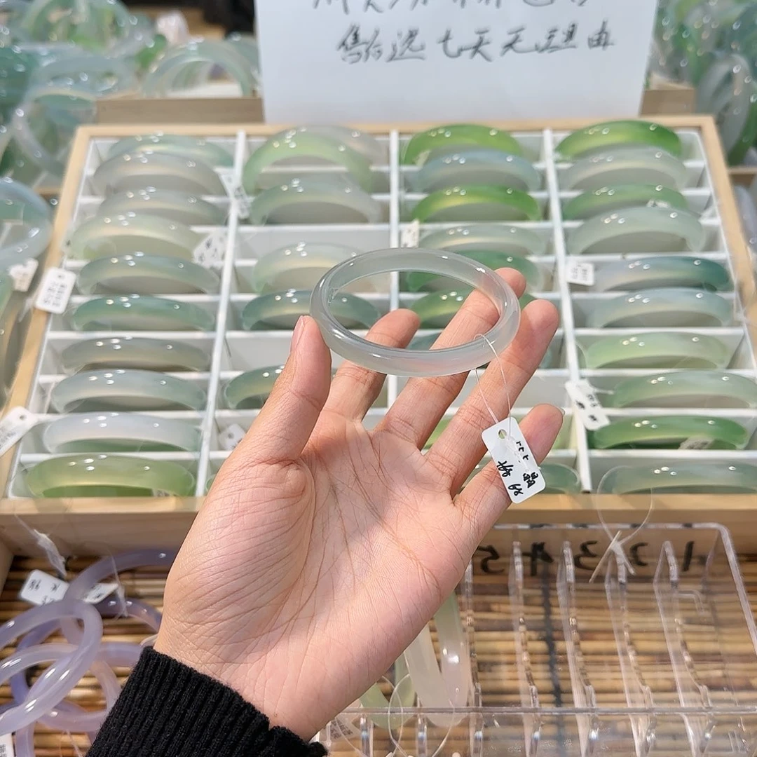 玛瑙/玉髓未镶嵌手镯圈口55.5