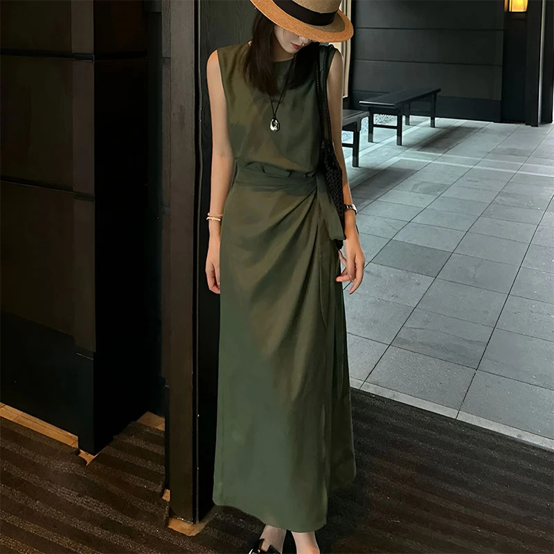 法式气质圆领无袖拼接小众连衣裙女2025新款夏季洋气包臀A字长裙