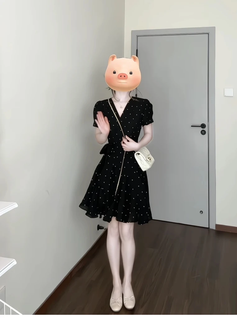 高腰夏季收腰法式A字裙V领连衣裙碎花波点巨显瘦连衣裙夏季穿搭