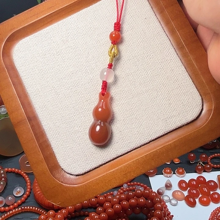 南红玛瑙未镶嵌颈饰手机挂坠