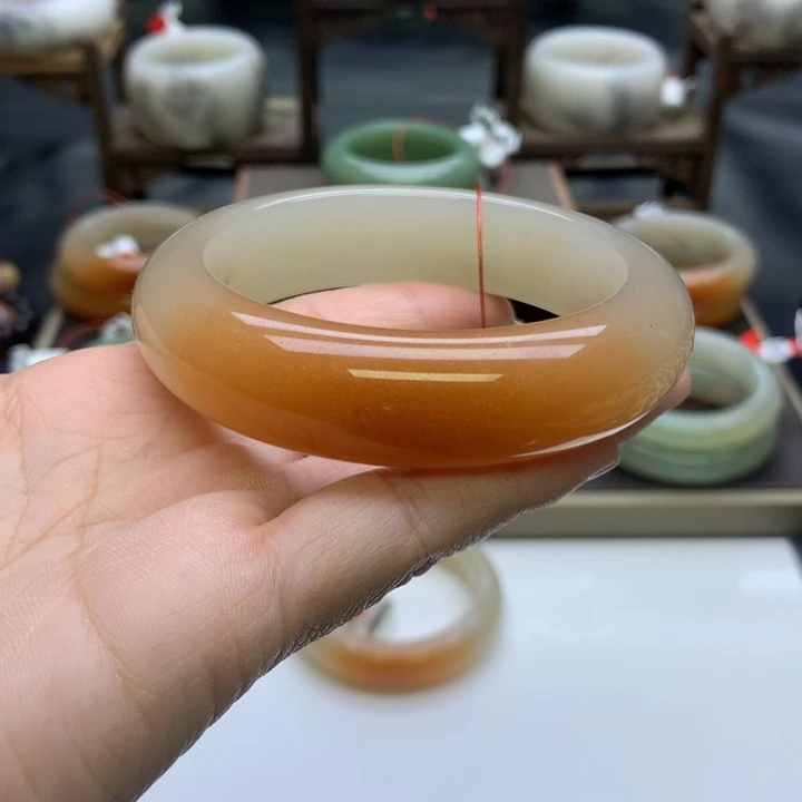 未镶嵌我石英质玉