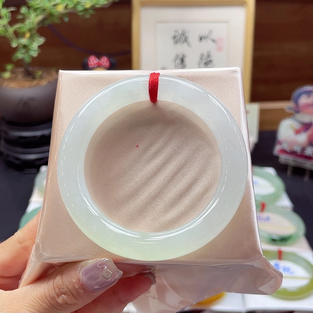 翡翠未镶嵌手镯42 号