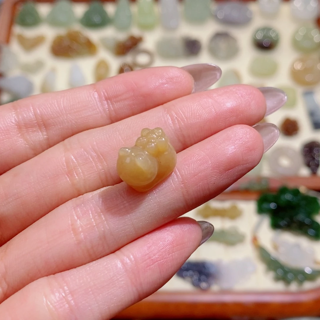 和田玉未镶嵌颈饰十*?