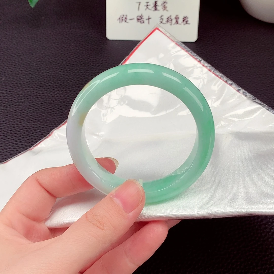翡翠未镶嵌手镯翡翠