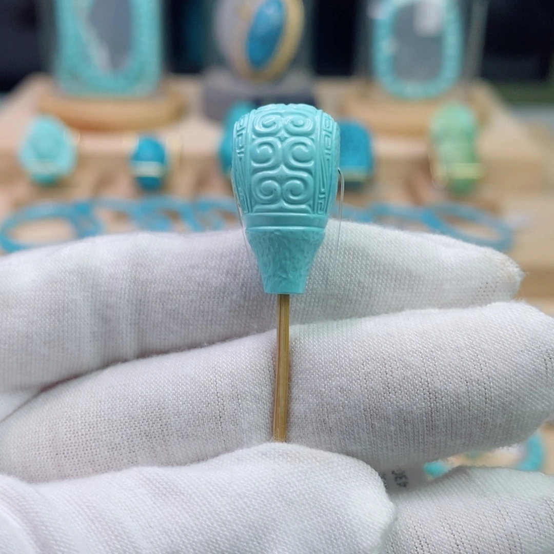 绿松石未镶嵌珠宝奇石