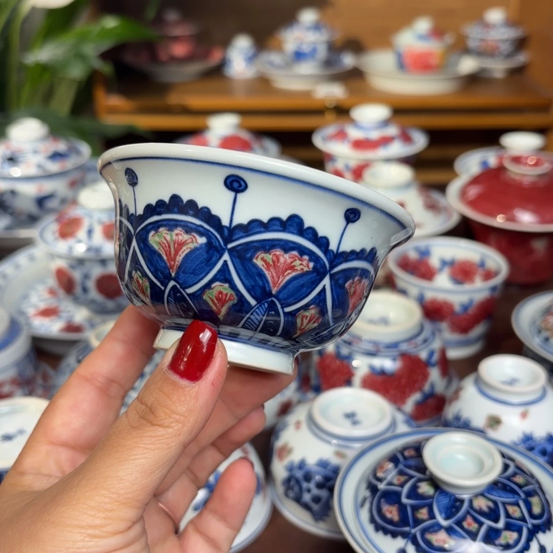 青花釉里红曼陀罗大压手