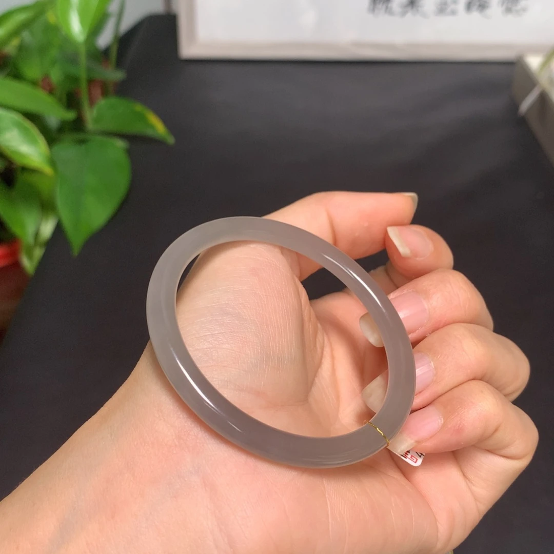 和田玉手镯未镶嵌?****?