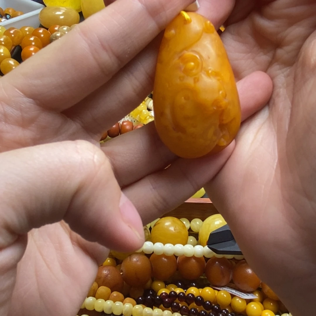 琥珀未镶嵌珠宝奇石蜜蜡