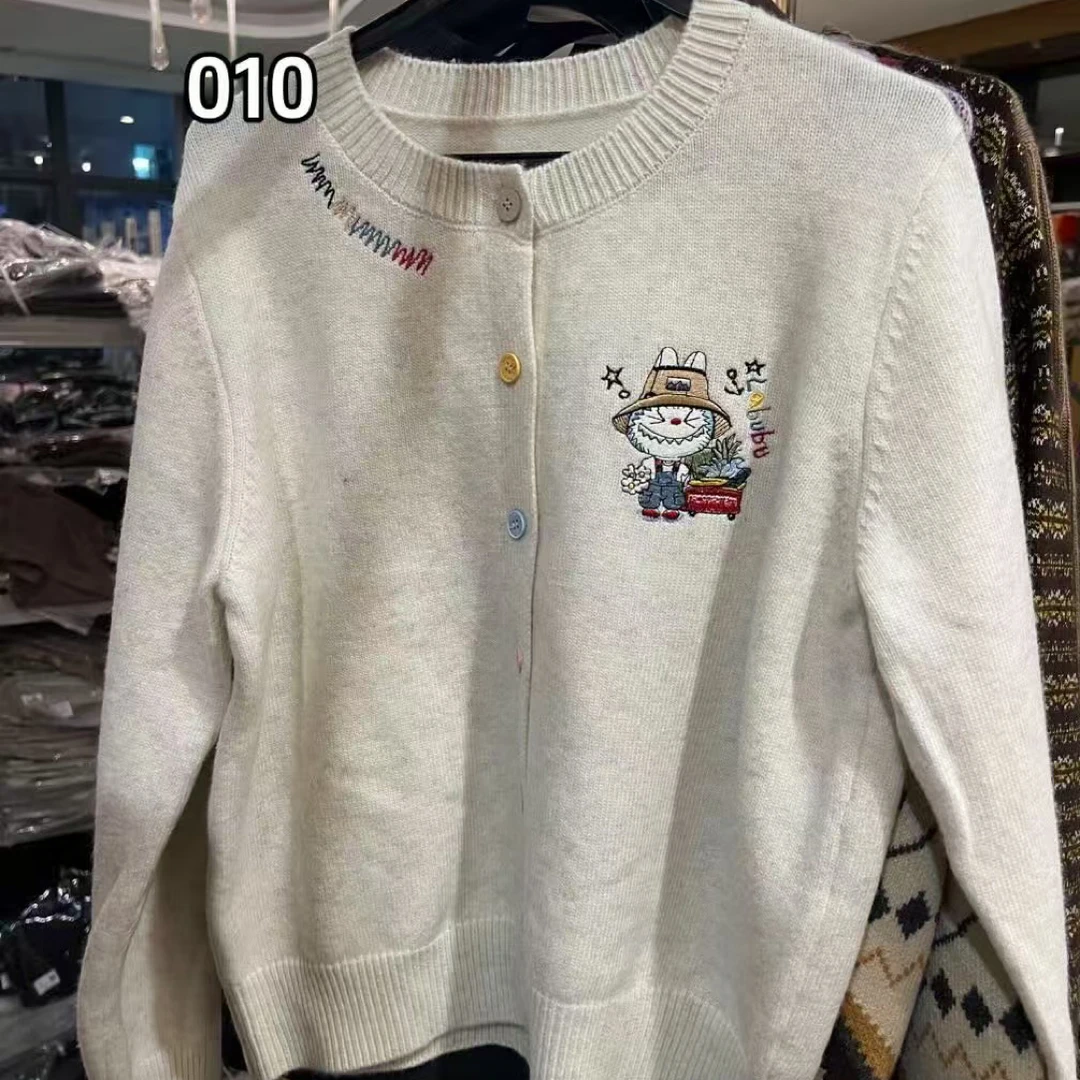 D50873针织女百搭女装白色毛针织衫针织衫长袖圆领刺绣