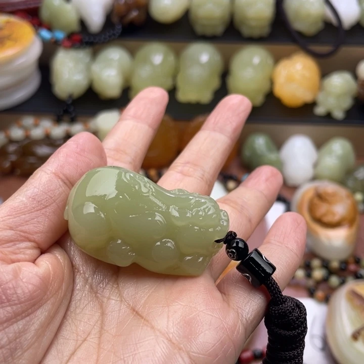 风***云石材古青石手把件