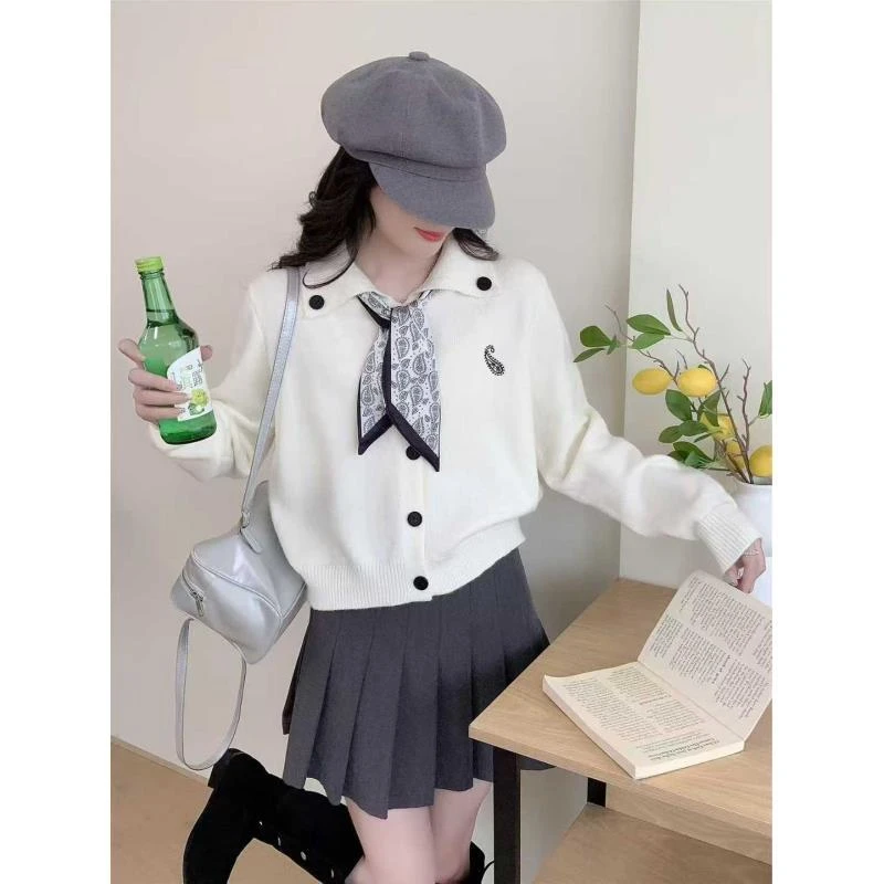 秋冬新款复古系带翻领慵懒风开衫女设计感软糯短款毛衣刺绣外套女