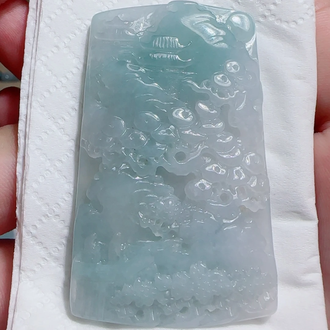翡翠未镶嵌颈饰山水牌