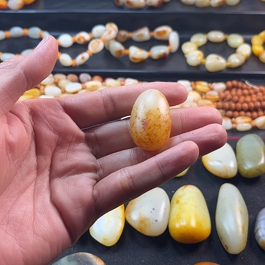 摩***丶颈饰未镶嵌和田玉