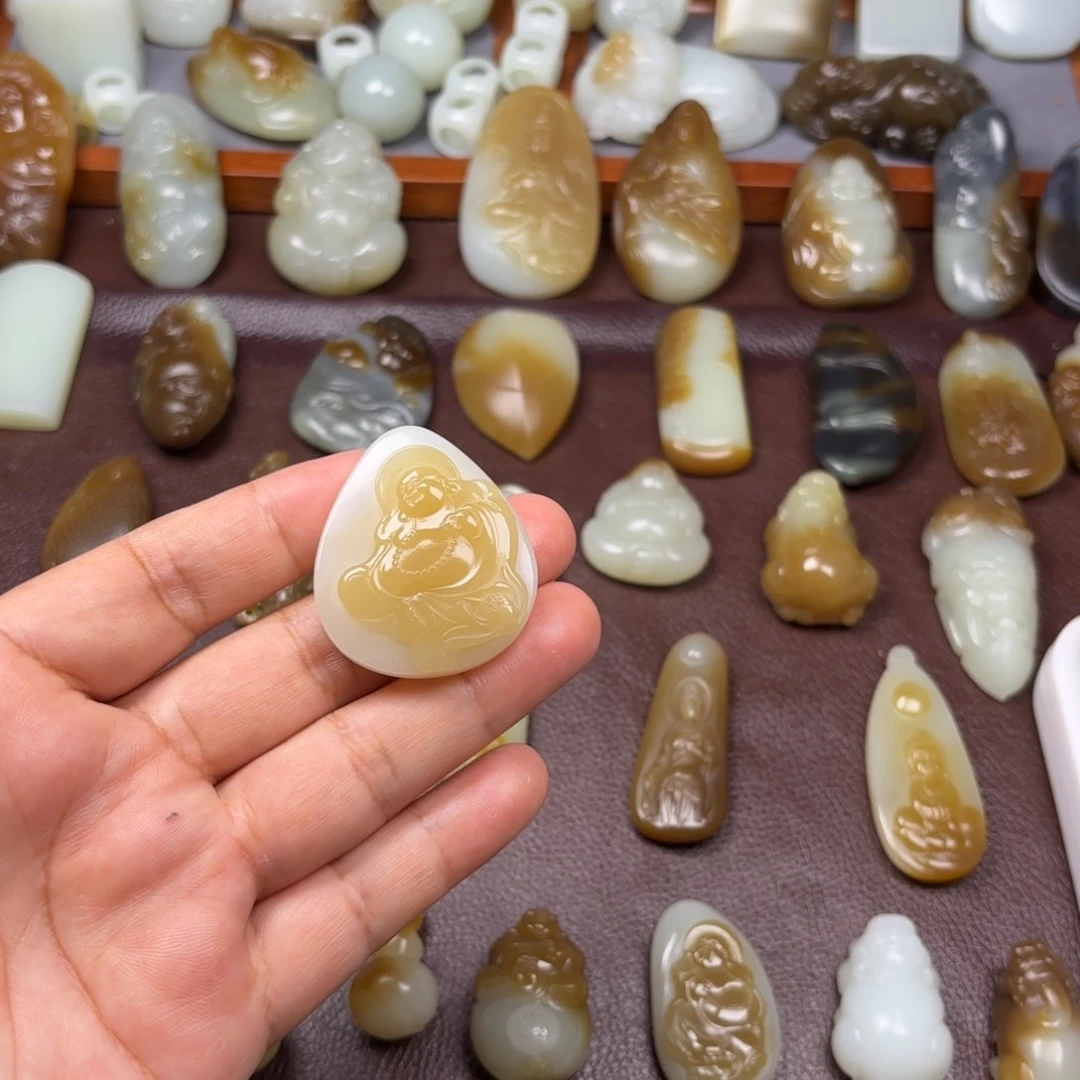 和田玉（糖玉）未镶嵌颈饰