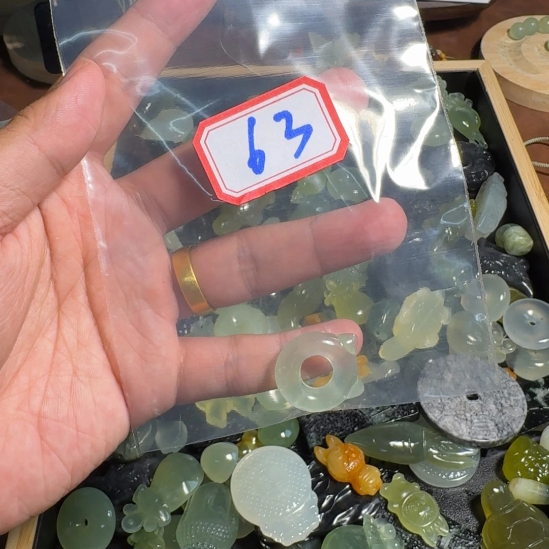 蛇纹石玉合金颈饰