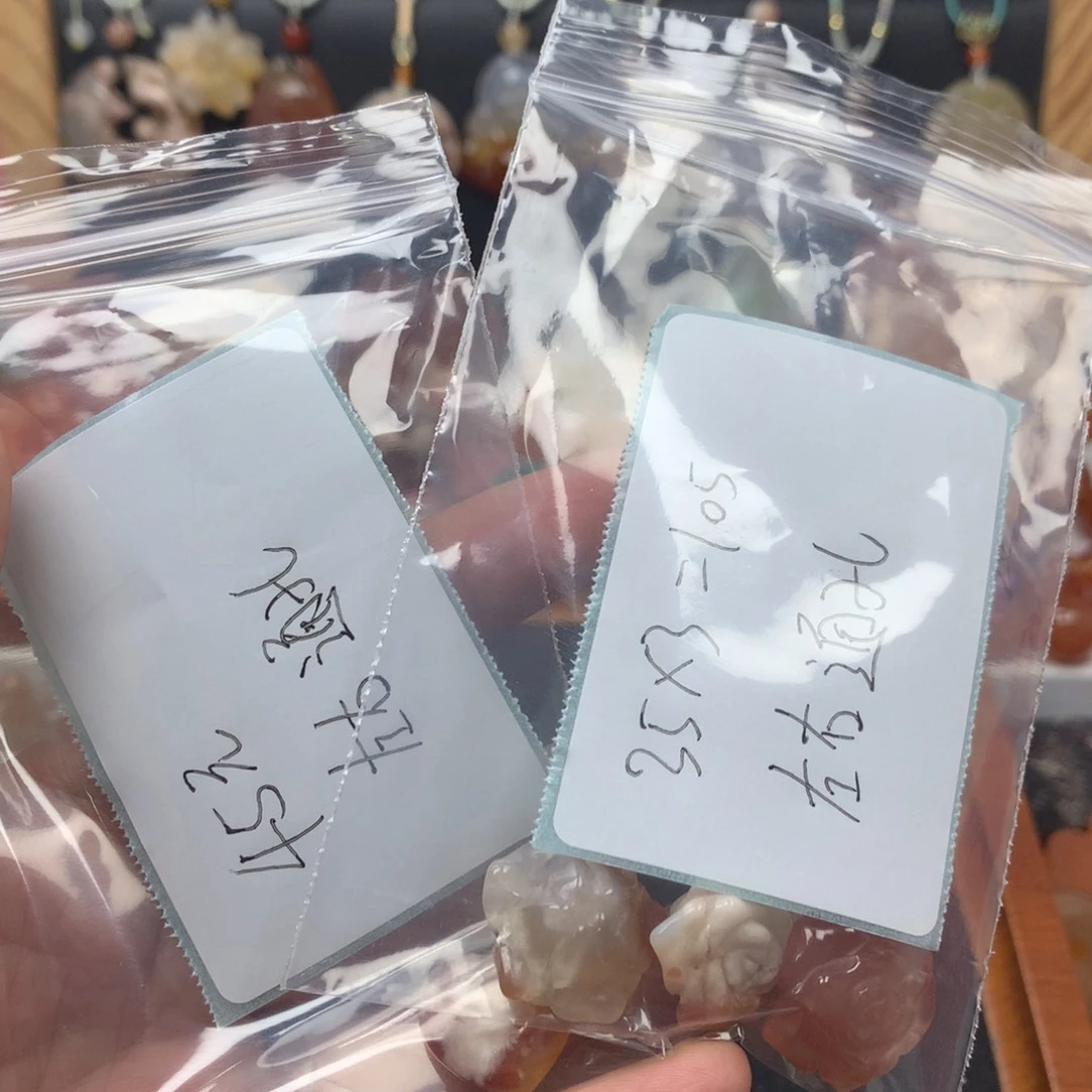 查罗石合金颈饰m****神