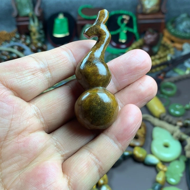 岫岩河磨玉（透闪石质玉）未镶嵌吊坠(赠链)薄*糖