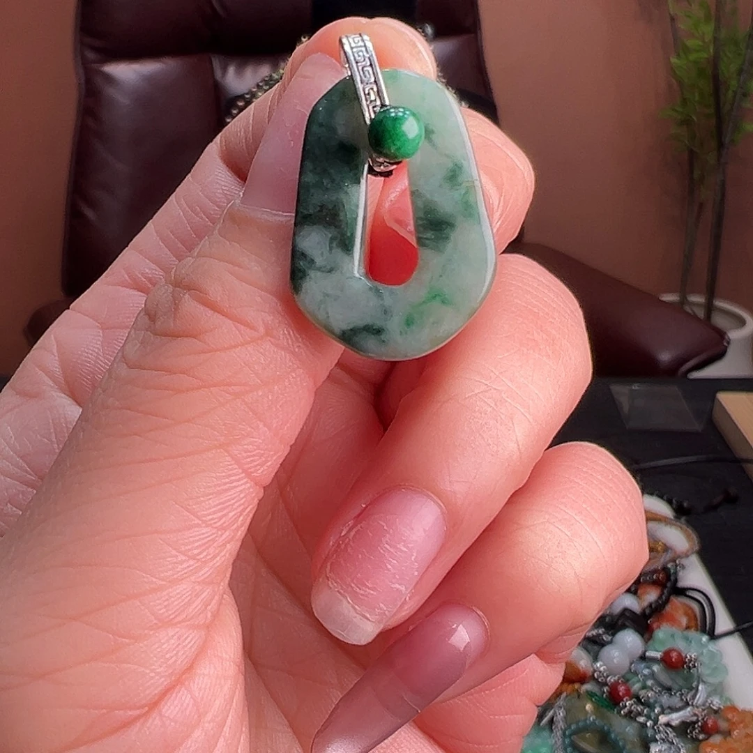 翡翠未镶嵌颈饰吊坠