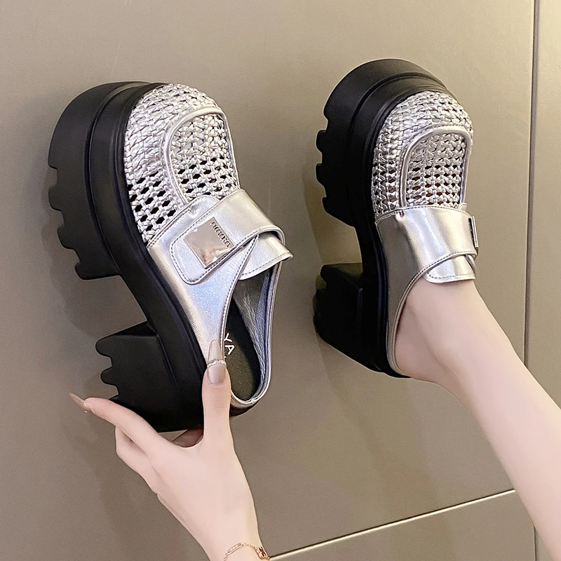 小个子洞洞鞋女2025新款爆款夏季外穿时尚配裙子半拖厚底包头凉拖