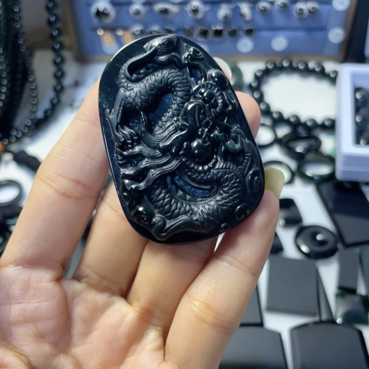 翡翠裸石墨翠龙牌