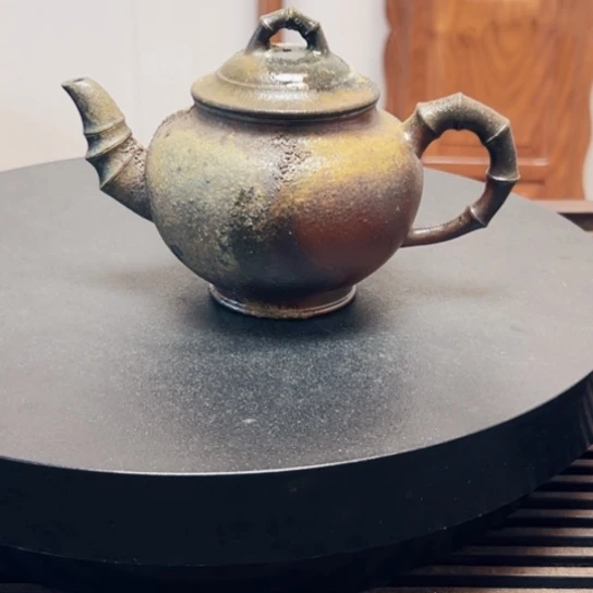 茶壶紫砂原矿红降坡半手工柴烧（300 cc）