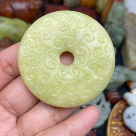 蛇纹石玉未镶嵌颈饰37